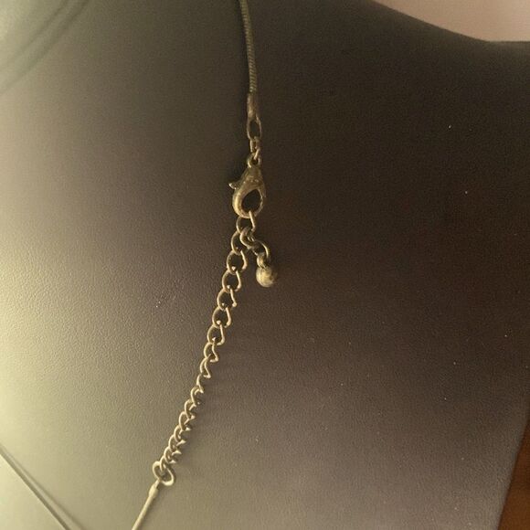 Vintage Dragonfly Necklace, in Antiqued Gold tone, Unmarked - Picture 4 of 4